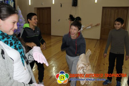Праздник к нам приходит…