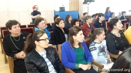 Актеры театра юного зрителя в Цхинвале показали свое умение пародировать и перевоплощаться