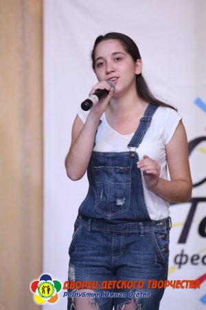 Солистки ансамбля ДДТ на фестивале-конкурсе в Сочи