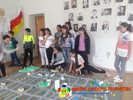 Каждое воскресенье во Дворце детского творчества настоящий праздник.