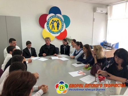 Секция: «Писатели».