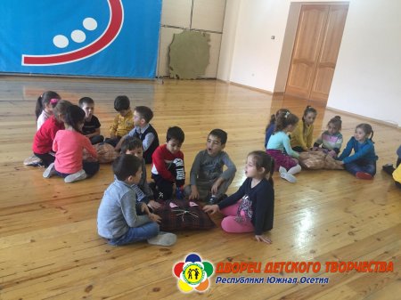 Хетӕгкаты Леуаны фырт Къостайы юбилейон бон