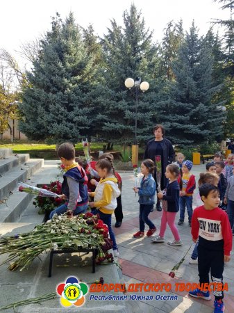 Хетӕгкаты Леуаны фырт Къостайы юбилейон бон