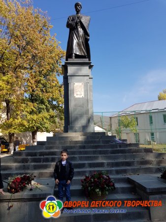 Хетӕгкаты Леуаны фырт Къостайы юбилейон бон
